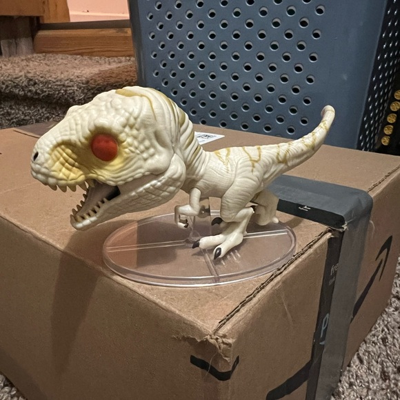 Jurassic World Atrociraptor Pop Funko NO BOX - Picture 2 of 3